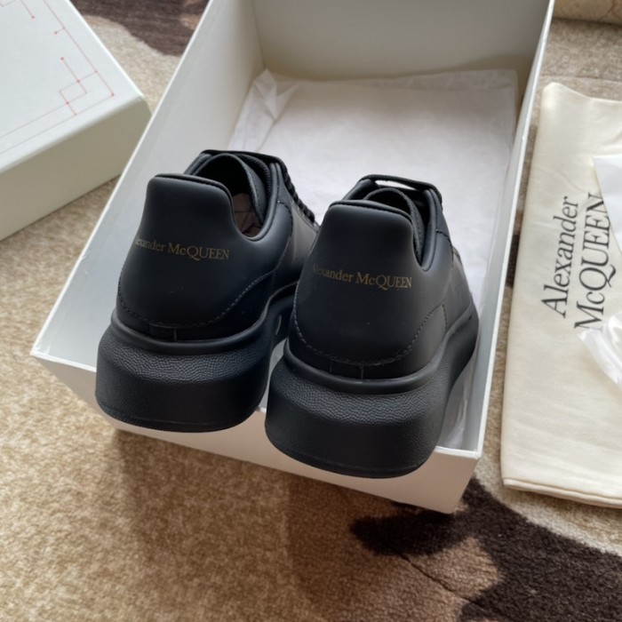 Alexander Mcqueen Oversized Sneaker Black color