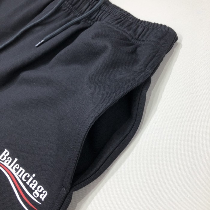 Permeabilidad Acumulación Lobo con piel de cordero Balenciaga Men's Political Campaign Sweat Shorts in Black