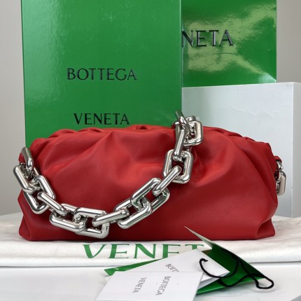 B V The Chain Pouch Red