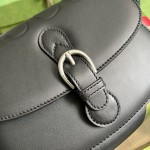 Replica Gucci Small shoulder bag with logo