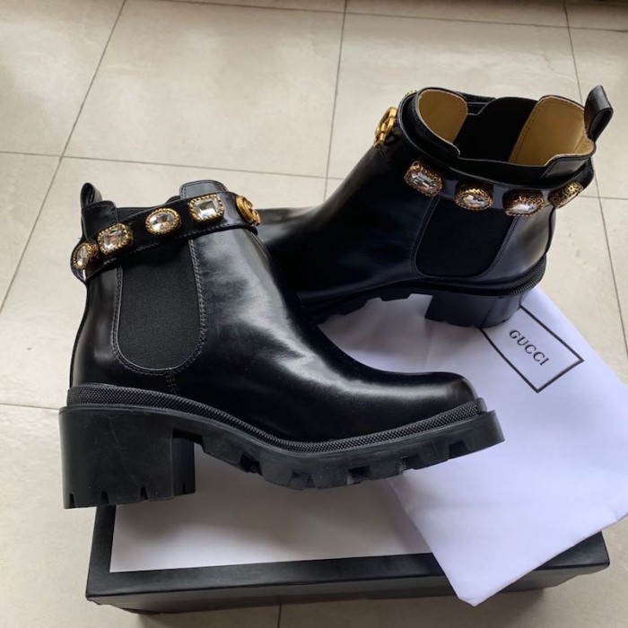 Gucci Leather ankle boot with belt black