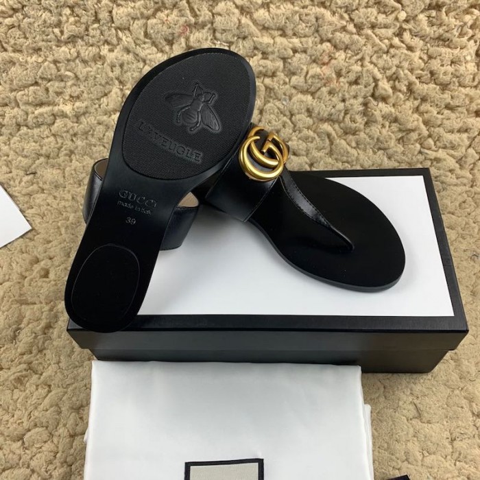 Gucci Leather thong sandal with Double G Black