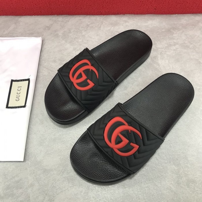 Gucci Matelasse Rubber Slide Sandals Black /Red