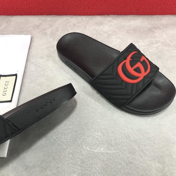 Gucci Matelasse Rubber Slide Sandals Black /Red