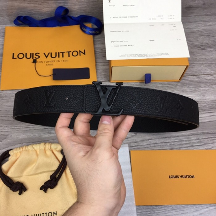 Louis Vuitton LV Shake 40mm Reversible Belt Grey + Cowhide. Size 110 cm