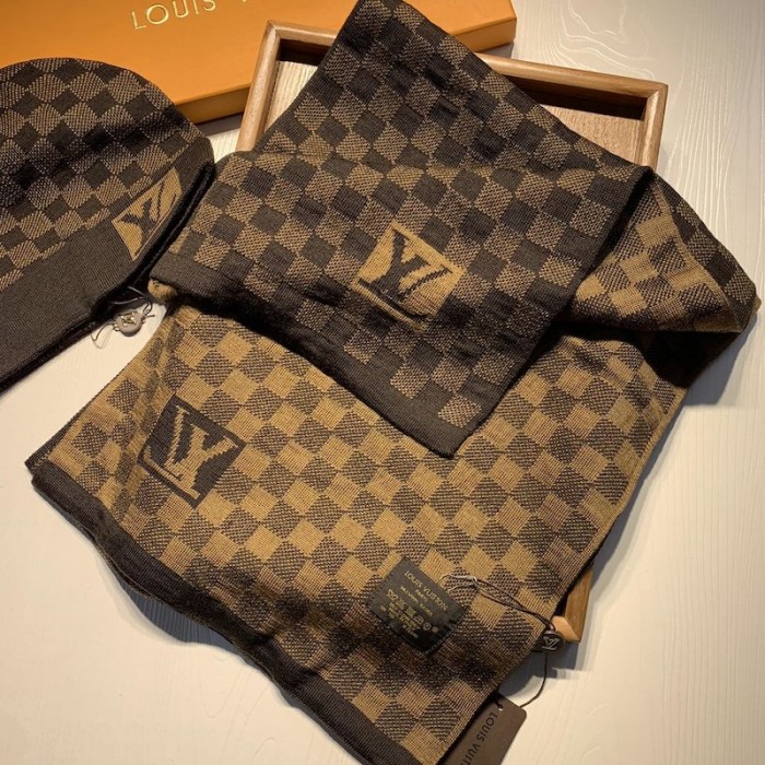 In hand : Louis Vuitton OnTheGo MM tote bag : r/DesignerReps