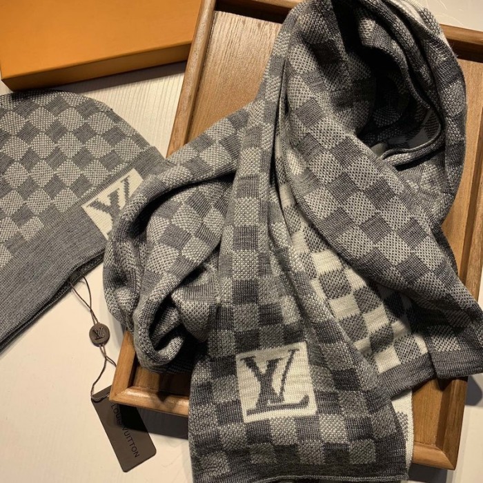 landlady detergent Contractor LV Petit Damier Scarf and Beanie wool set Grey