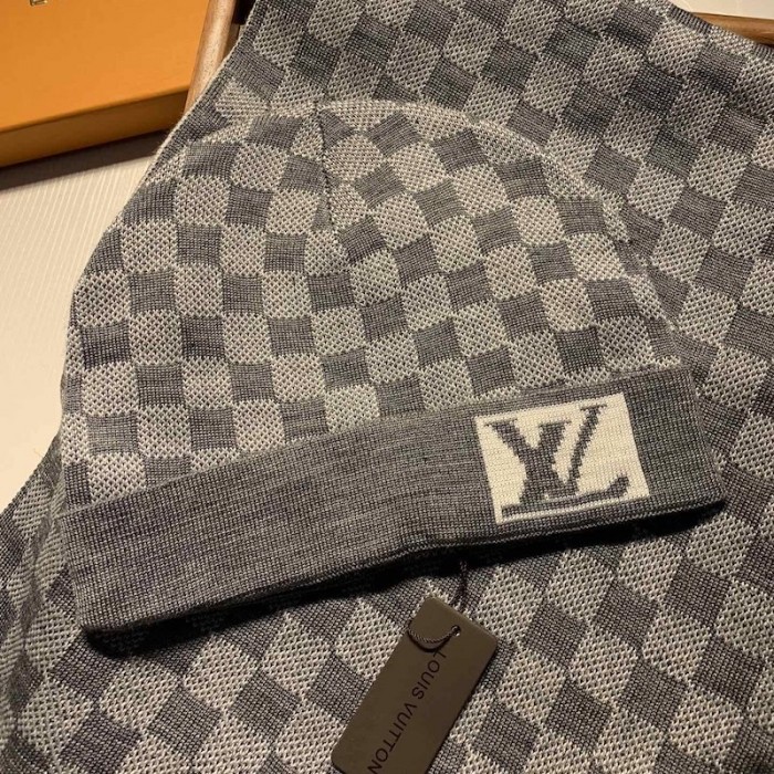 landlady detergent Contractor LV Petit Damier Scarf and Beanie wool set Grey