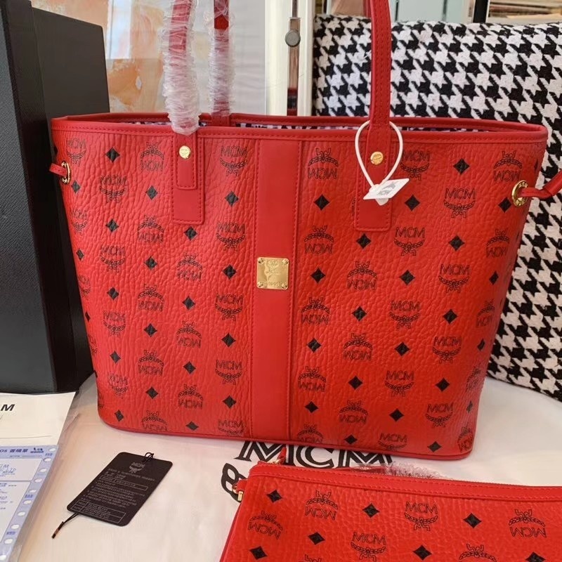 McM Medium Reversible Liz Shopper Bag Red