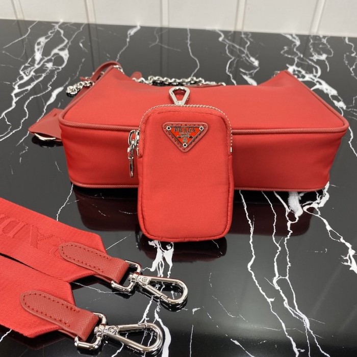 Prada Re-Edition 2005 nylon shoulder bag Red