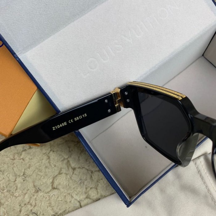 Millionaire sunglasses Louis Vuitton Black in Plastic - 14778249